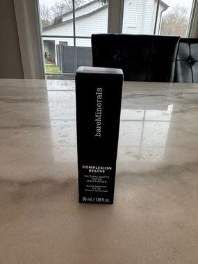 New bareMinerals Complexion Rescue Tinted Moisturizer color is Sienna